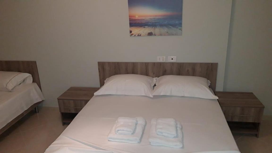 Disy Apartments Vlore Room photo