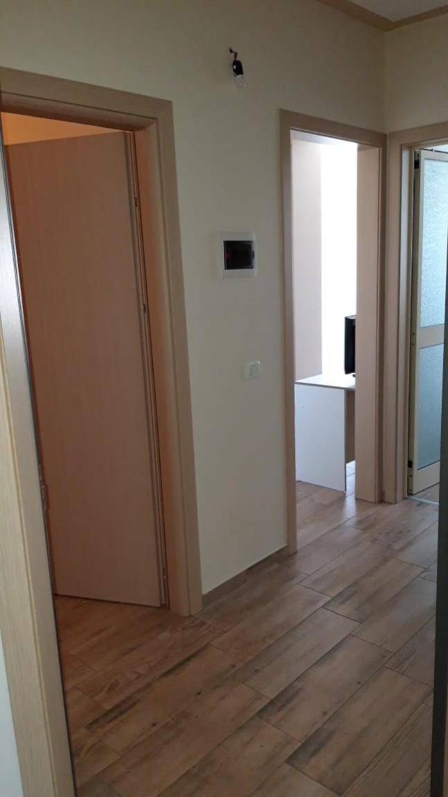 Disy Apartments Vlore Room photo